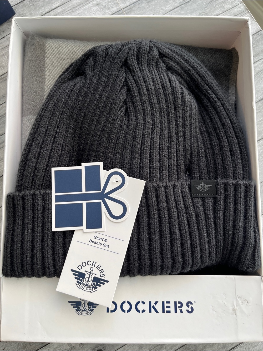 Dockers Black Ribbed Cuff  Beanie and Scarf